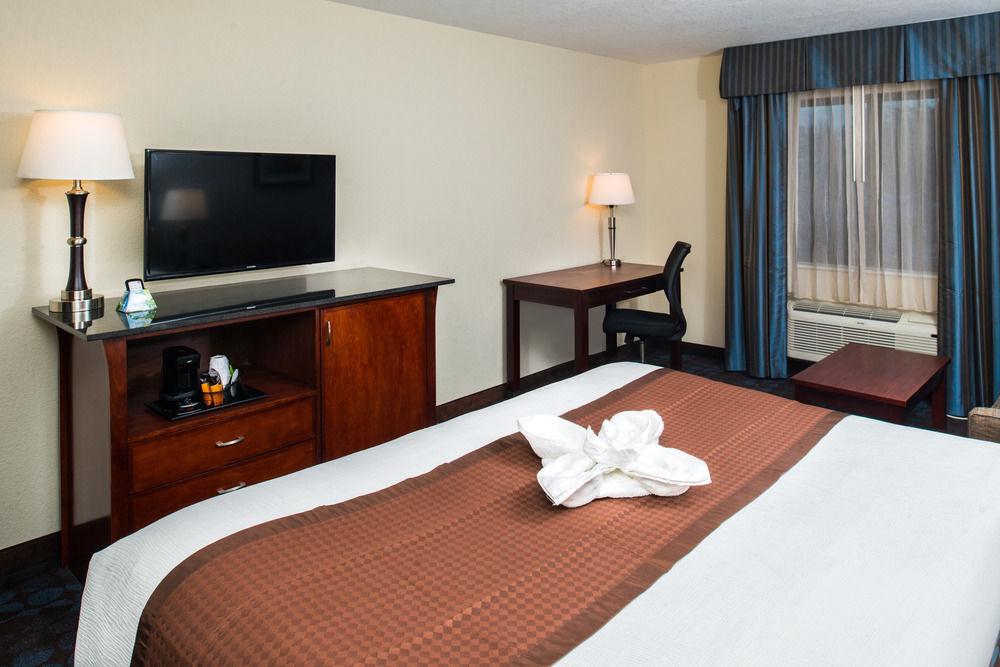 Best Western Plus Hollywood/Aventura Екстериор снимка
