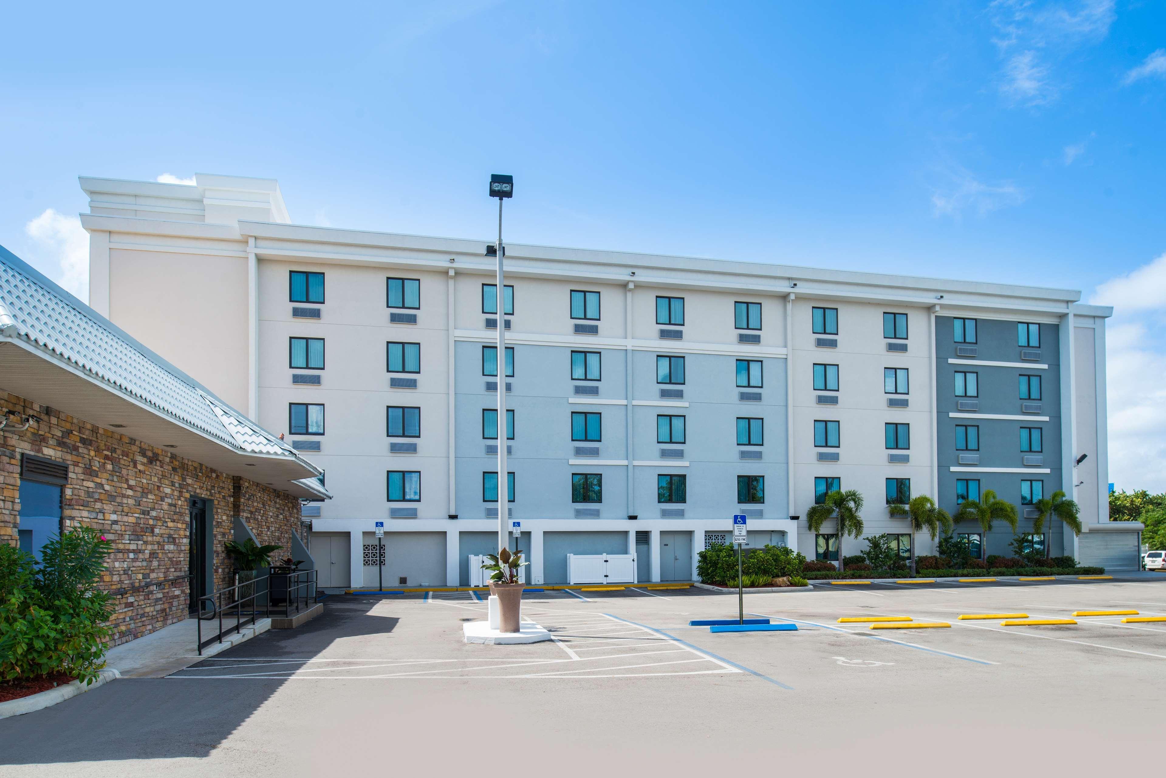 Best Western Plus Hollywood/Aventura Екстериор снимка